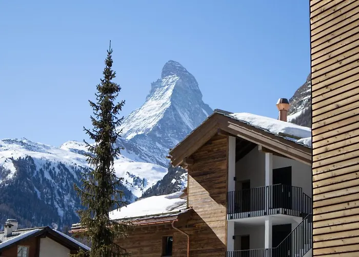 Village With Matterhorn View * 采尔马特